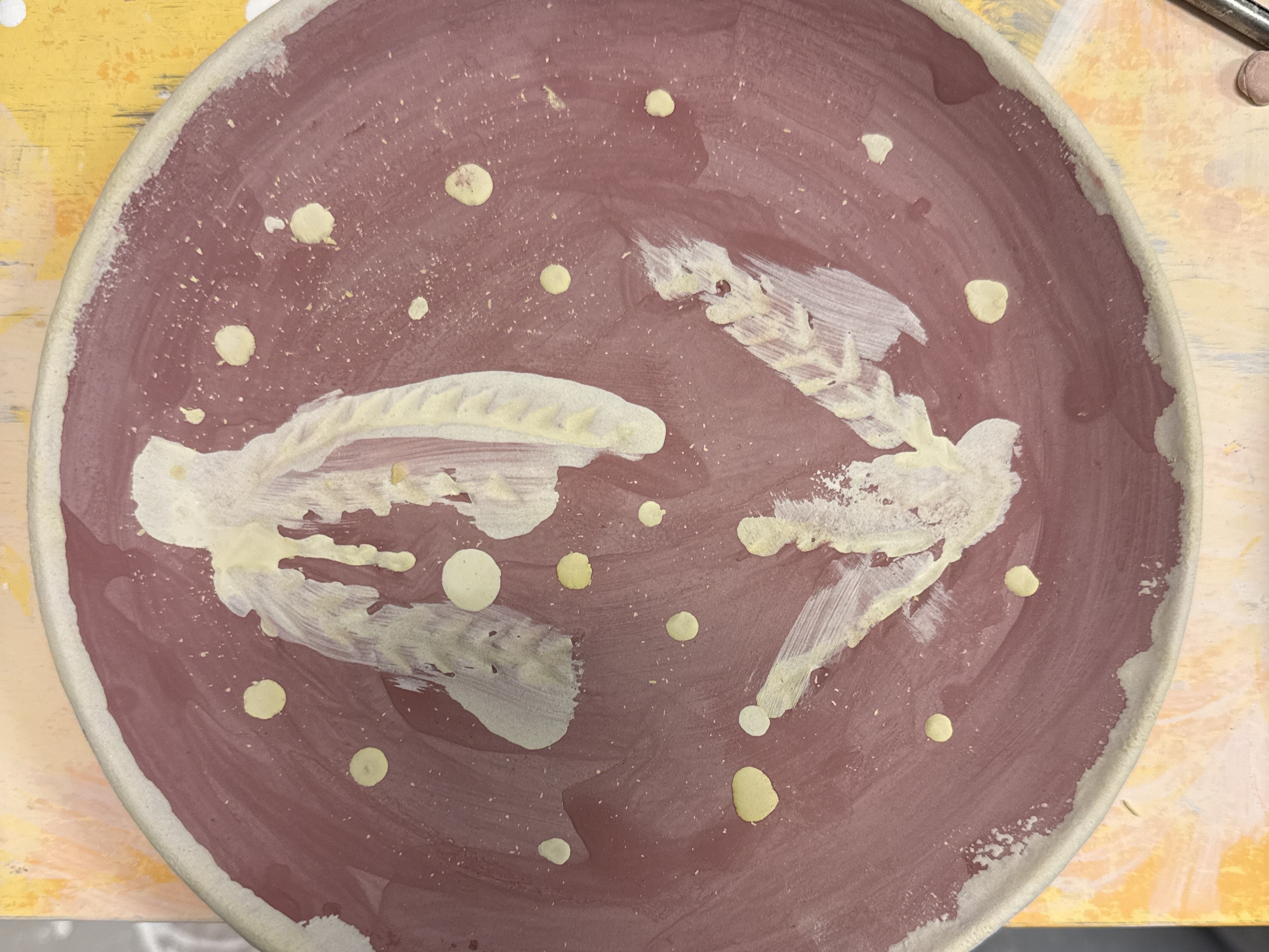The decoration before firing.